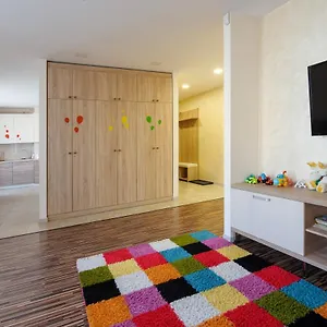 Colored Balloons - 3 Bedrooms, 3 Bathrooms, Equipped Large , Львов Украина